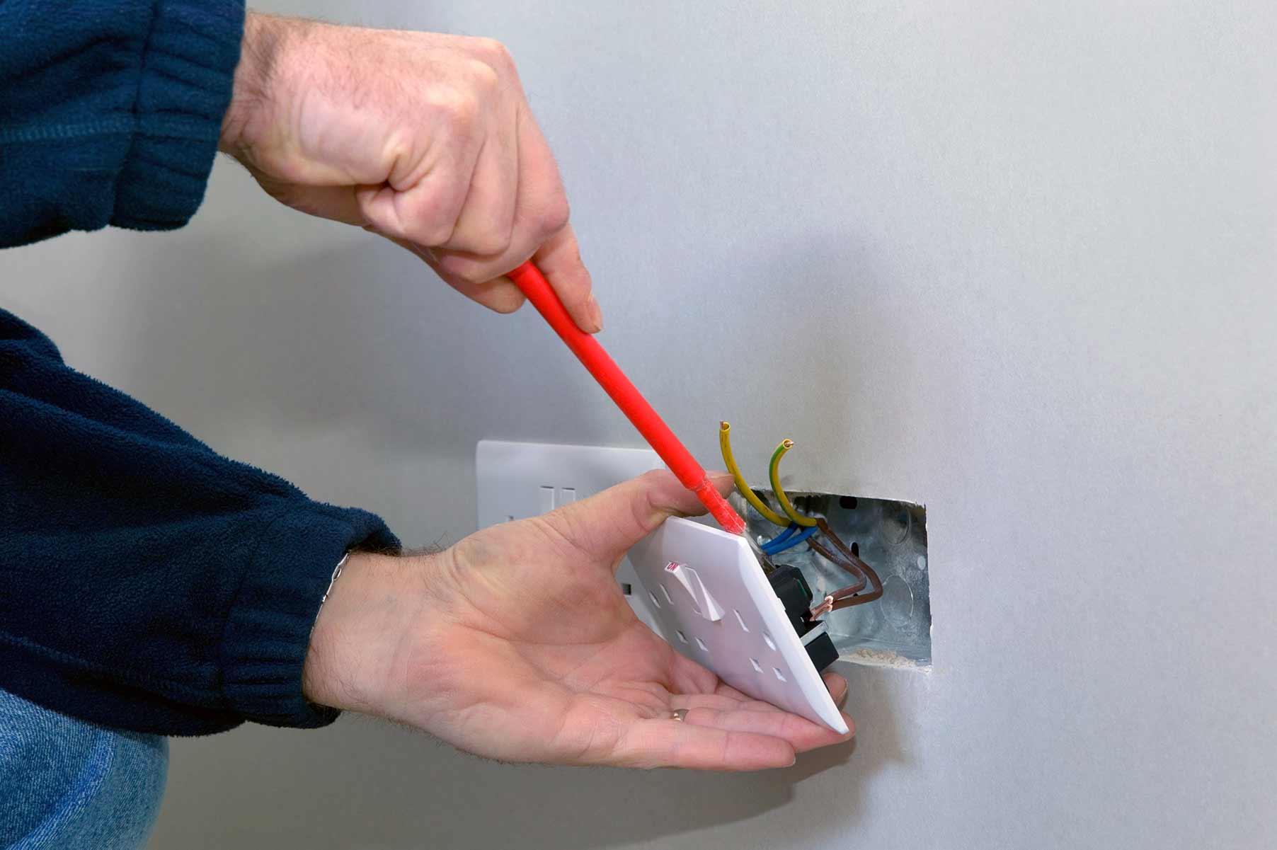 Our electricians can install plug sockets for domestic and commercial proeprties in Sutton and the local area. 